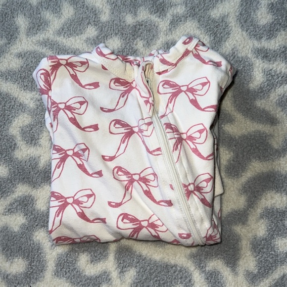 🩷Pink Chicken🩷 NWOT Precious Baby Girl Bow Zip Onesie. 3-6m. - Picture 2 of 6
